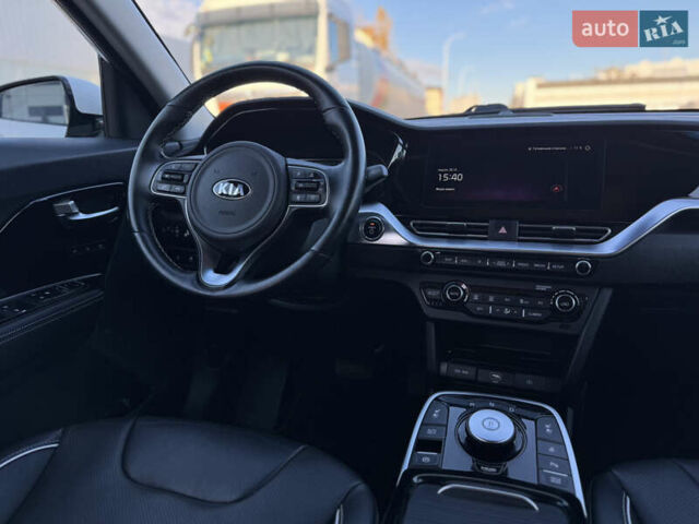 Киа Niro 2020 в Киеве на Automoto.ua Белый Киа Niro, объемом двигателя 0 л и пробегом 151 тыс. км за 19600 $, фото 21 на Automoto.ua