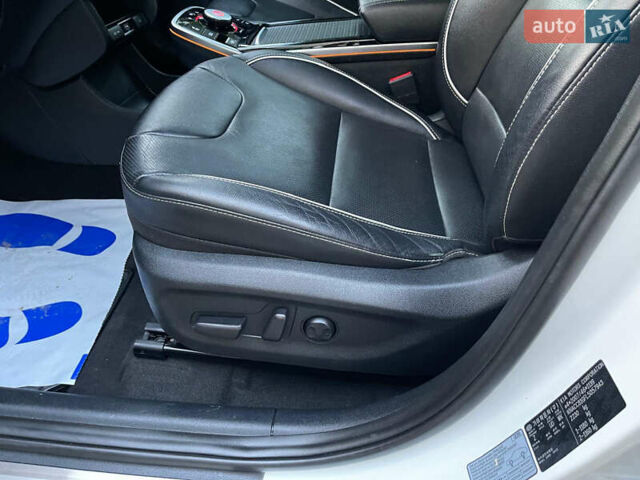 Киа Niro 2020 в Луцке на Automoto.ua Белый Киа Niro, объемом двигателя 0 л и пробегом 148 тыс. км за 19900 $, фото 15 на Automoto.ua