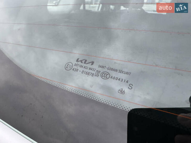 Киа Niro 2020 в Киеве на Automoto.ua Белый Киа Niro, объемом двигателя 0 л и пробегом 171 тыс. км за 18300 $, фото 56 на Automoto.ua