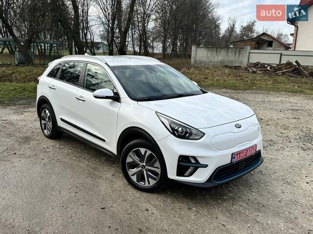 Білий Кіа Niro, об'ємом двигуна 0 л та пробігом 147 тис. км за 18800 $, фото 67 на Automoto.ua