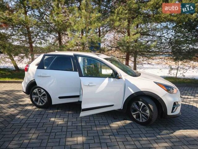 Белый Киа Niro, объемом двигателя 0 л и пробегом 78 тыс. км за 17900 $, фото 3 на Automoto.ua