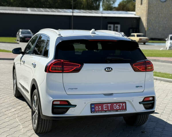 Белый Киа Niro, объемом двигателя 0 л и пробегом 115 тыс. км за 19600 $, фото 6 на Automoto.ua