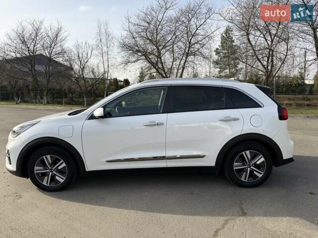 Белый Киа Niro, объемом двигателя 1.58 л и пробегом 200 тыс. км за 18600 $, фото 12 на Automoto.ua