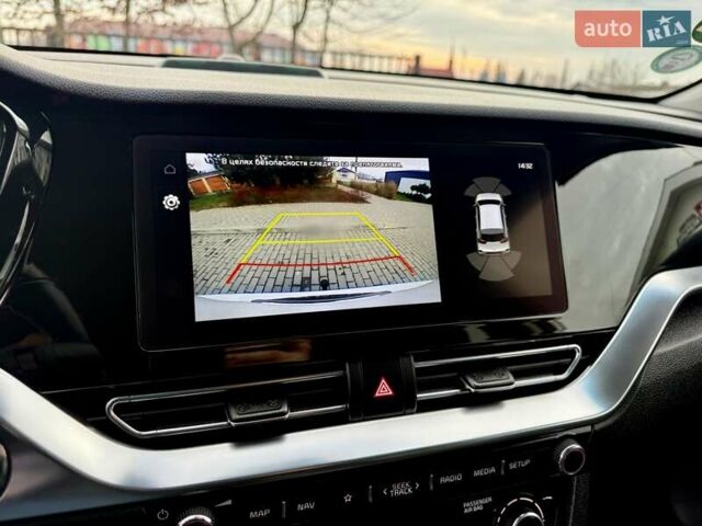 Білий Кіа Niro, об'ємом двигуна 0 л та пробігом 89 тис. км за 18950 $, фото 74 на Automoto.ua
