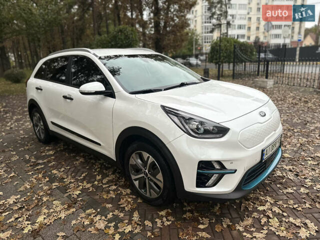 Киа Niro 2020 в Ирпене на Automoto.ua Белый Киа Niro, объемом двигателя 0 л и пробегом 79 тыс. км за 21000 $, фото 12 на Automoto.ua