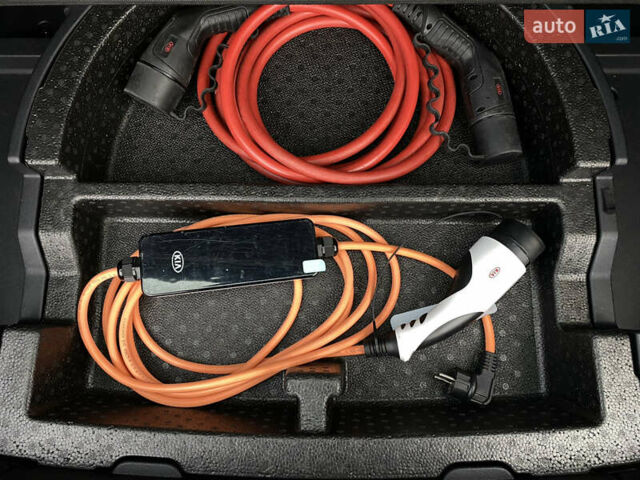 Белый Киа Niro, объемом двигателя 0 л и пробегом 96 тыс. км за 19950 $, фото 95 на Automoto.ua