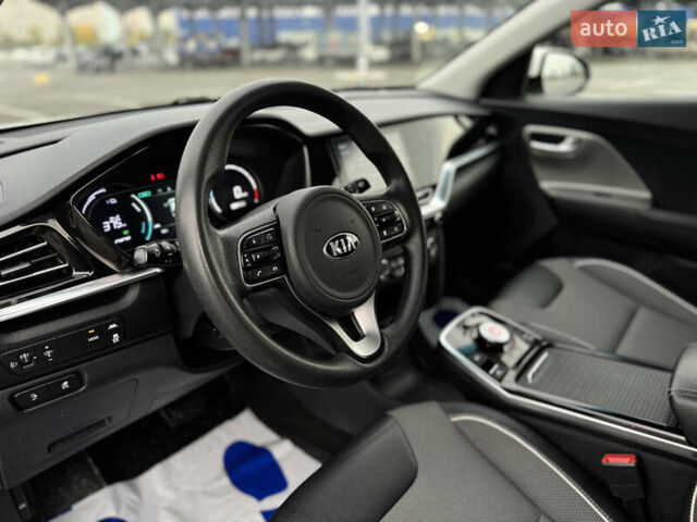 Киа Niro 2020 в Киеве на Automoto.ua Белый Киа Niro, объемом двигателя 0 л и пробегом 171 тыс. км за 18300 $, фото 19 на Automoto.ua