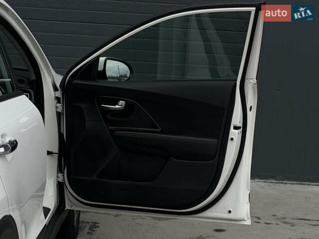 Белый Киа Niro, объемом двигателя 0 л и пробегом 172 тыс. км за 17500 $, фото 37 на Automoto.ua