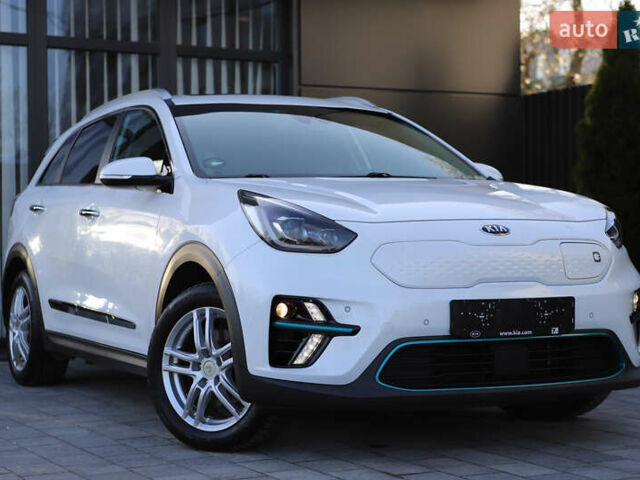 Белый Киа Niro, объемом двигателя 0 л и пробегом 80 тыс. км за 18800 $, фото 1 на Automoto.ua