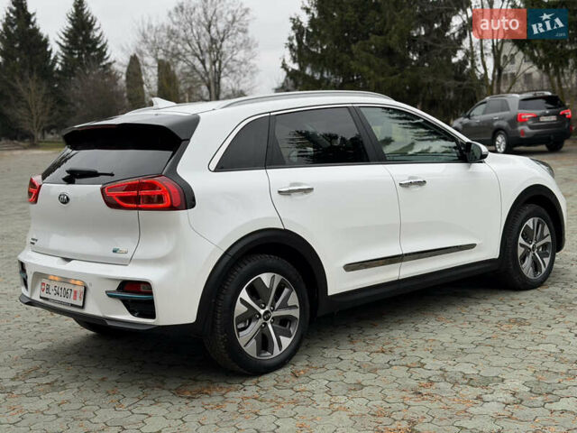 Білий Кіа Niro, об'ємом двигуна 0 л та пробігом 141 тис. км за 19499 $, фото 21 на Automoto.ua