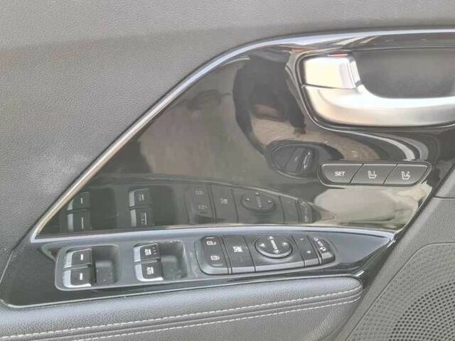 Білий Кіа Niro, об'ємом двигуна 0 л та пробігом 89 тис. км за 15000 $, фото 12 на Automoto.ua