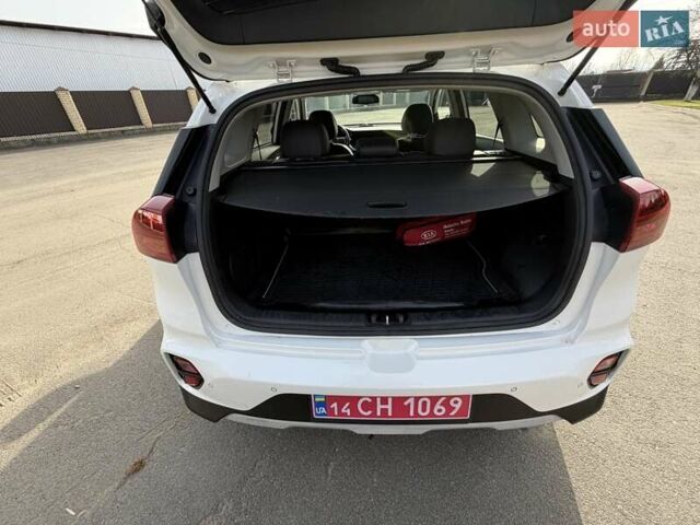 Белый Киа Niro, объемом двигателя 1.58 л и пробегом 200 тыс. км за 18600 $, фото 32 на Automoto.ua