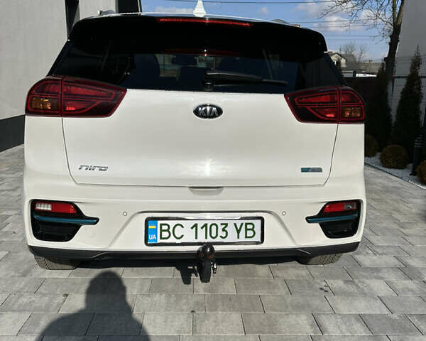 Белый Киа Niro, объемом двигателя 0 л и пробегом 124 тыс. км за 19800 $, фото 7 на Automoto.ua