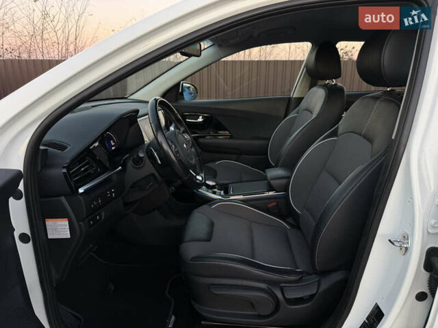 Белый Киа Niro, объемом двигателя 0 л и пробегом 114 тыс. км за 19350 $, фото 15 на Automoto.ua