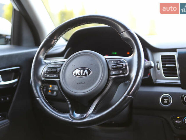 Белый Киа Niro, объемом двигателя 0 л и пробегом 80 тыс. км за 18800 $, фото 37 на Automoto.ua