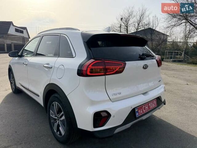 Белый Киа Niro, объемом двигателя 1.58 л и пробегом 200 тыс. км за 18600 $, фото 10 на Automoto.ua