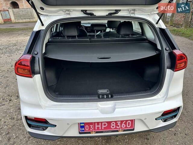 Білий Кіа Niro, об'ємом двигуна 0 л та пробігом 147 тис. км за 18800 $, фото 60 на Automoto.ua