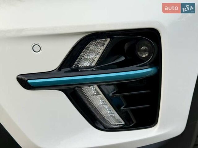 Білий Кіа Niro, об'ємом двигуна 0 л та пробігом 89 тис. км за 18950 $, фото 26 на Automoto.ua