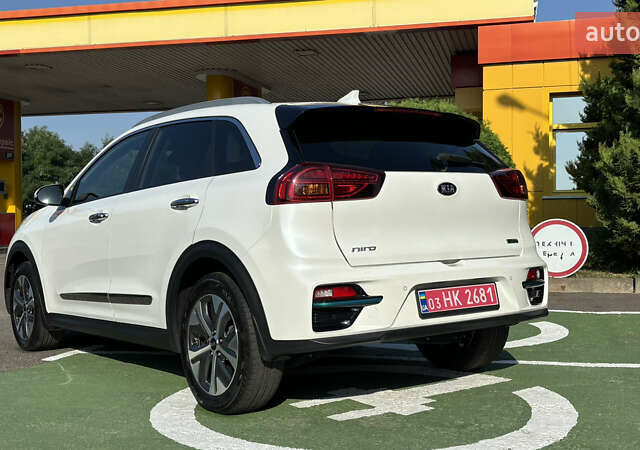 Белый Киа Niro, объемом двигателя 0 л и пробегом 114 тыс. км за 19400 $, фото 5 на Automoto.ua