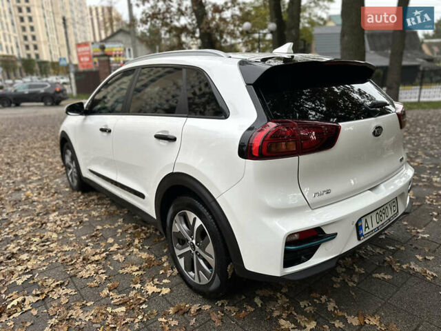 Киа Niro 2020 в Ирпене на Automoto.ua Белый Киа Niro, объемом двигателя 0 л и пробегом 79 тыс. км за 21000 $, фото 57 на Automoto.ua