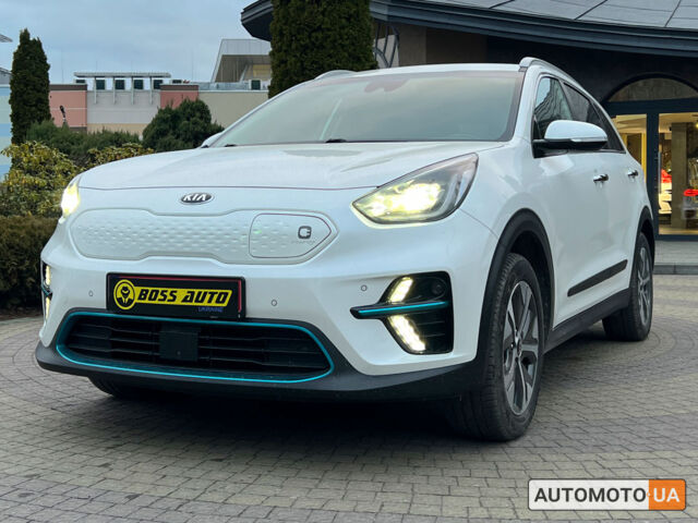 Білий Кіа Niro, об'ємом двигуна 64 л та пробігом 81 тис. км за 19999 $, фото 2 на Automoto.ua