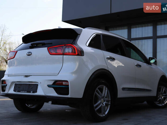 Белый Киа Niro, объемом двигателя 0 л и пробегом 80 тыс. км за 18800 $, фото 17 на Automoto.ua