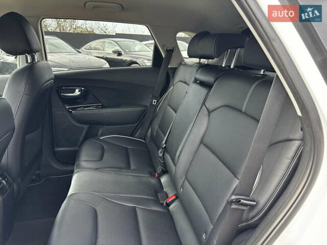 Белый Киа Niro, объемом двигателя 0 л и пробегом 141 тыс. км за 19100 $, фото 36 на Automoto.ua