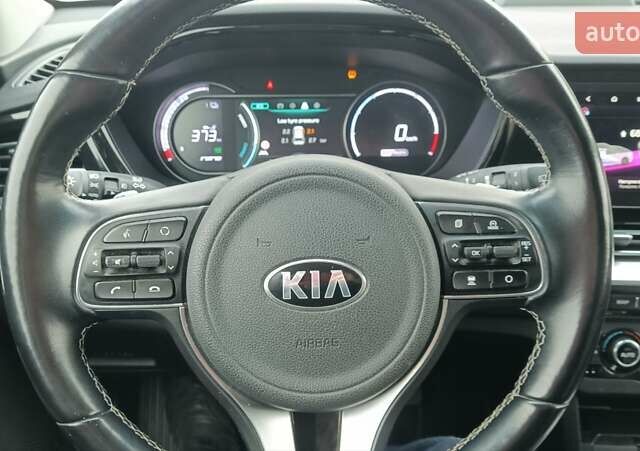 Білий Кіа Niro, об'ємом двигуна 0 л та пробігом 127 тис. км за 19999 $, фото 35 на Automoto.ua