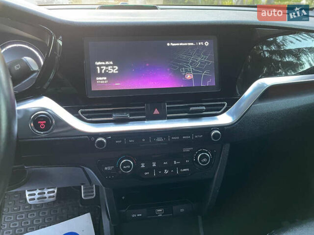 Киа Niro 2020 в Луцке на Automoto.ua Белый Киа Niro, объемом двигателя 0 л и пробегом 148 тыс. км за 19900 $, фото 17 на Automoto.ua