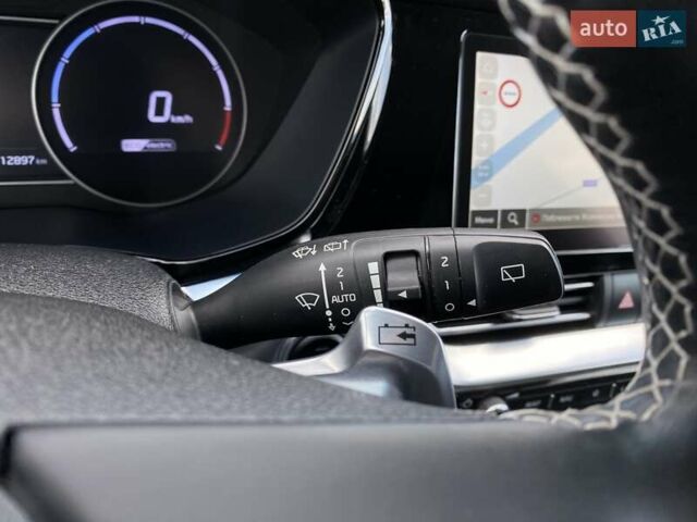 Білий Кіа Niro, об'ємом двигуна 0 л та пробігом 112 тис. км за 22900 $, фото 30 на Automoto.ua