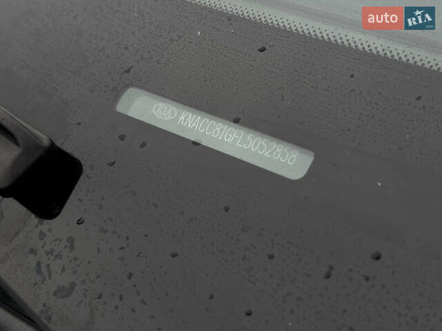 Білий Кіа Niro, об'ємом двигуна 0 л та пробігом 124 тис. км за 20400 $, фото 46 на Automoto.ua