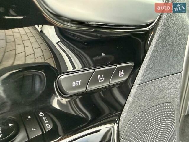 Білий Кіа Niro, об'ємом двигуна 0 л та пробігом 89 тис. км за 18950 $, фото 46 на Automoto.ua