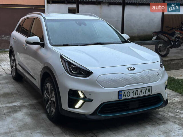 Белый Киа Niro, объемом двигателя 0 л и пробегом 161 тыс. км за 19500 $, фото 2 на Automoto.ua