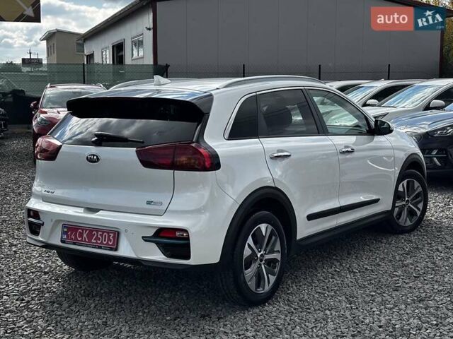 Киа Niro 2020 в Львове на Automoto.ua Белый Киа Niro, объемом двигателя 0 л и пробегом 95 тыс. км за 20450 $, фото 12 на Automoto.ua