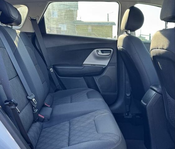 Білий Кіа Niro, об'ємом двигуна 1.6 л та пробігом 37 тис. км за 19700 $, фото 16 на Automoto.ua