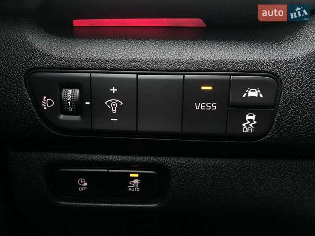 Белый Киа Niro, объемом двигателя 0 л и пробегом 96 тыс. км за 19950 $, фото 38 на Automoto.ua