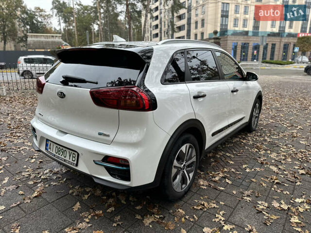 Киа Niro 2020 в Ирпене на Automoto.ua Белый Киа Niro, объемом двигателя 0 л и пробегом 79 тыс. км за 21000 $, фото 56 на Automoto.ua