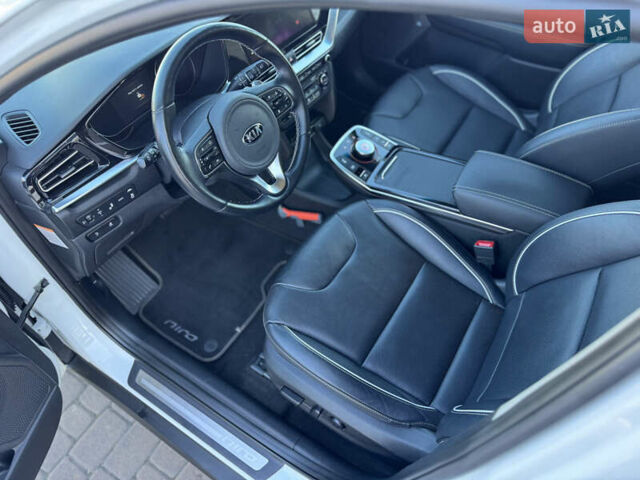 Киа Niro 2020 в Киеве на Automoto.ua Белый Киа Niro, объемом двигателя 0 л и пробегом 151 тыс. км за 19600 $, фото 23 на Automoto.ua