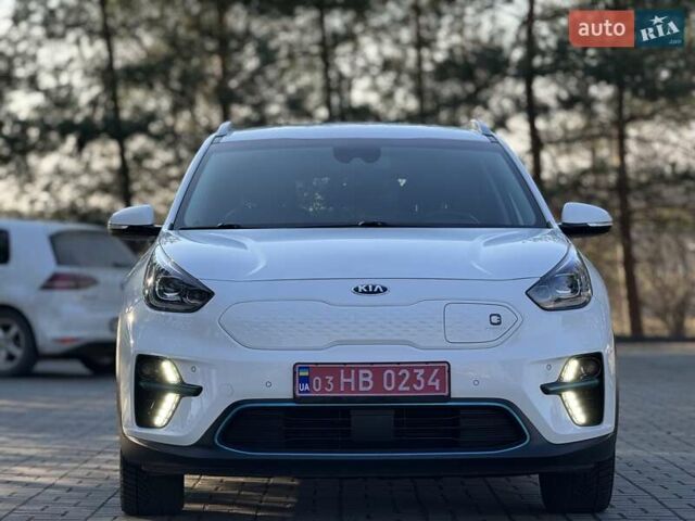 Белый Киа Niro, объемом двигателя 0 л и пробегом 72 тыс. км за 18600 $, фото 4 на Automoto.ua