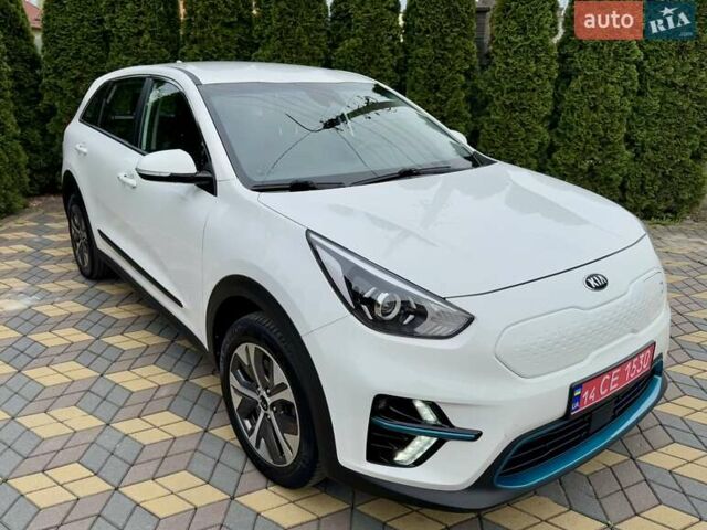 Белый Киа Niro, объемом двигателя 0 л и пробегом 65 тыс. км за 19300 $, фото 5 на Automoto.ua