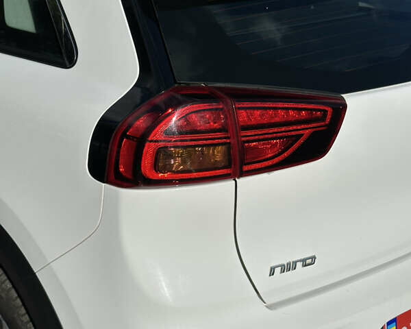 Киа Niro 2020 в Львове на Automoto.ua Белый Киа Niro, объемом двигателя 0 л и пробегом 129 тыс. км за 18350 $, фото 21 на Automoto.ua