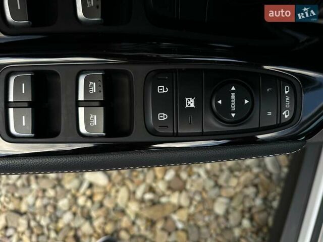 Білий Кіа Niro, об'ємом двигуна 0 л та пробігом 62 тис. км за 24400 $, фото 33 на Automoto.ua