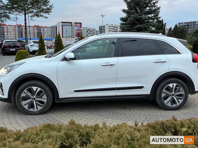 Білий Кіа Niro, об'ємом двигуна 64 л та пробігом 81 тис. км за 19999 $, фото 3 на Automoto.ua
