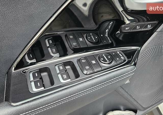 Киа Niro 2020 в Радомышле на Automoto.ua Белый Киа Niro, объемом двигателя 0 л и пробегом 73 тыс. км за 22300 $, фото 17 на Automoto.ua
