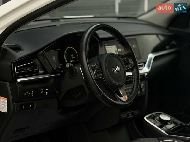 Белый Киа Niro, объемом двигателя 0 л и пробегом 172 тыс. км за 17500 $, фото 42 на Automoto.ua