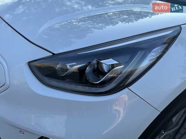 Белый Киа Niro, объемом двигателя 0 л и пробегом 72 тыс. км за 18600 $, фото 23 на Automoto.ua