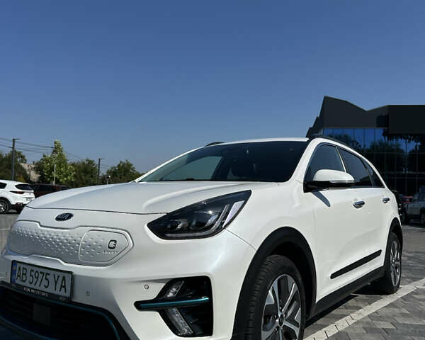 Белый Киа Niro, объемом двигателя 0 л и пробегом 103 тыс. км за 21000 $, фото 2 на Automoto.ua