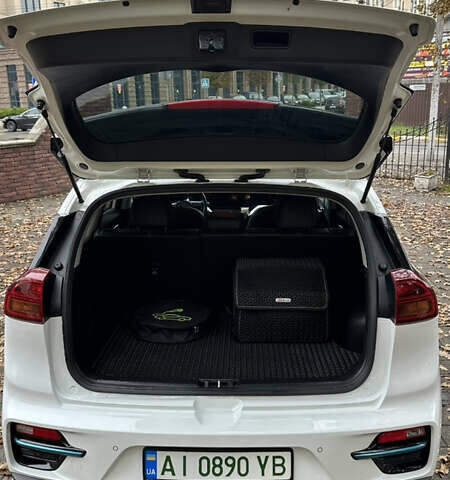 Киа Niro 2020 в Ирпене на Automoto.ua Белый Киа Niro, объемом двигателя 0 л и пробегом 79 тыс. км за 21000 $, фото 43 на Automoto.ua