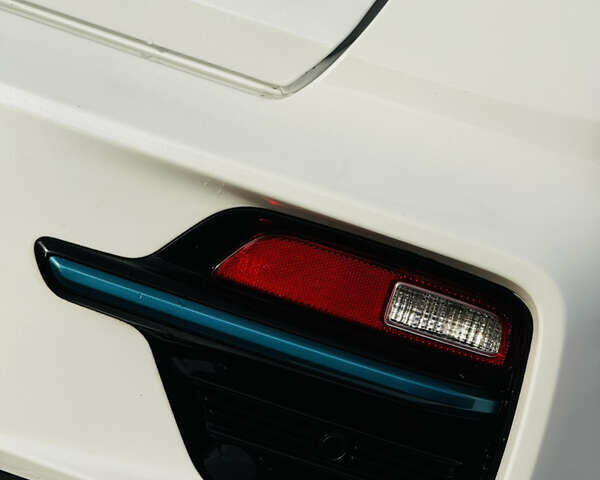 Білий Кіа Niro, об'ємом двигуна 0 л та пробігом 117 тис. км за 19750 $, фото 28 на Automoto.ua