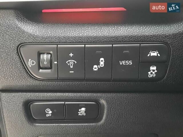 Белый Киа Niro, объемом двигателя 0 л и пробегом 112 тыс. км за 19500 $, фото 16 на Automoto.ua